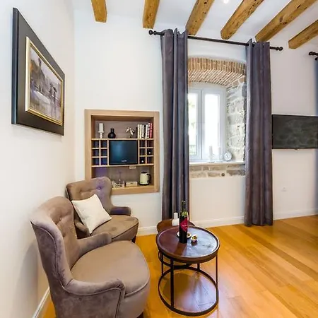 Emporio Boutique 4*